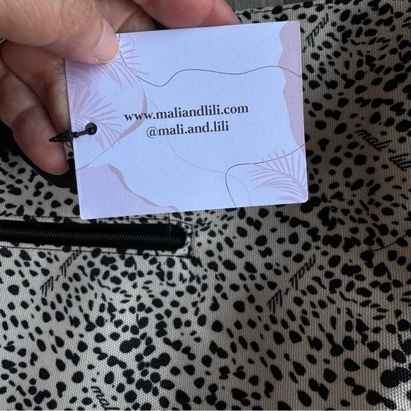 Chic Mali + Lili Black and Cream Textured Tote Bag - Picture 8 of 8